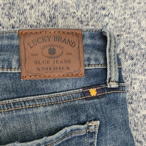 Lucky Brand ankle length mid rise ripped jeans - Picture 6 of 6